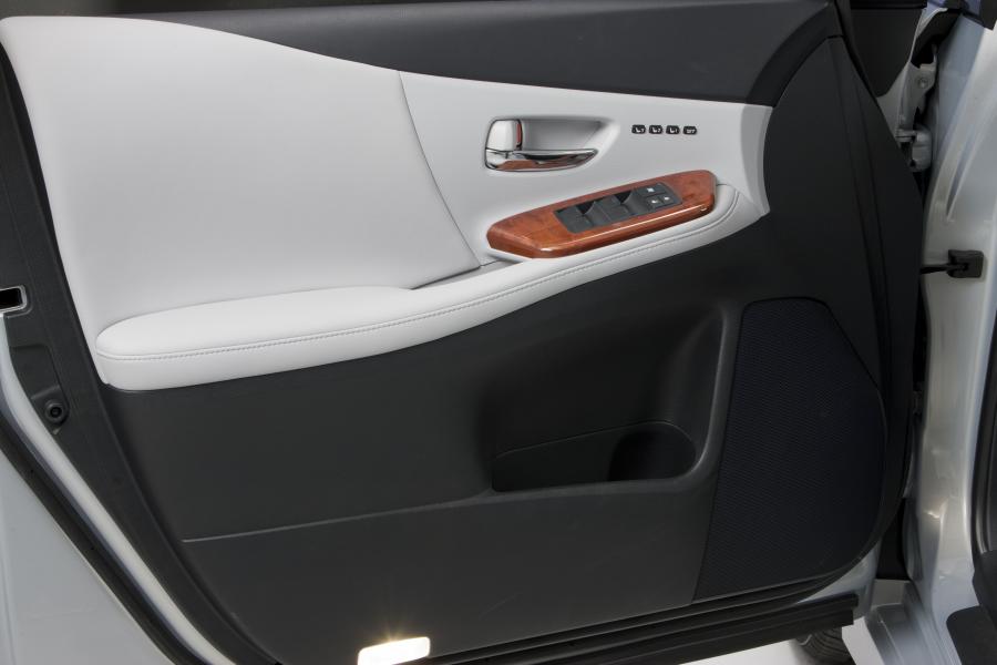  Lexus HS250h 2009 года  (фото 47 из 273)